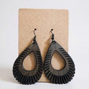 Elegant Black Teardrop Earrings